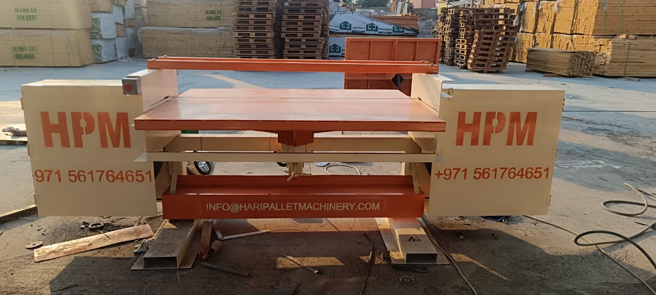 Pallet Dismantling Machine